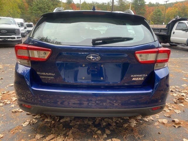 2017 Subaru Impreza 2.0i Premium photo 3