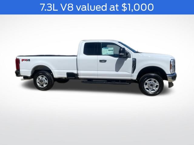 2025 Ford F-250 XLT photo 2