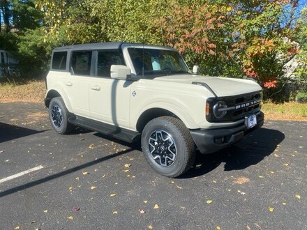 2025 Ford Bronco Outer Banks SUV