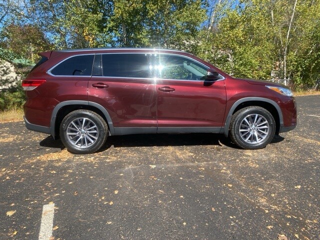 2019 Toyota Highlander XLE photo 2