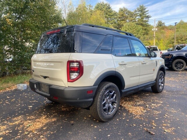 2024 Ford Bronco Sport Badlands photo 2
