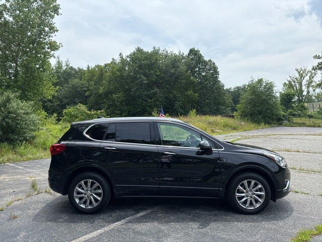 2020 Buick Envision Essence photo 2