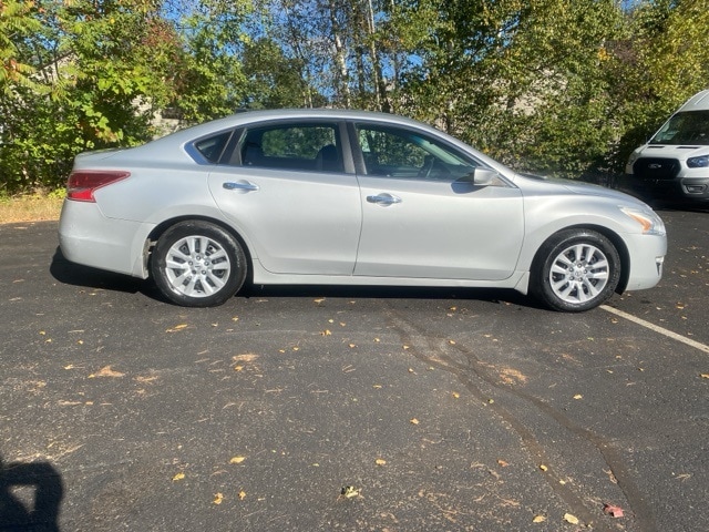 Used 2013 Nissan Altima Sedan S with VIN 1N4AL3AP7DC139951 for sale in Swanzey, NH