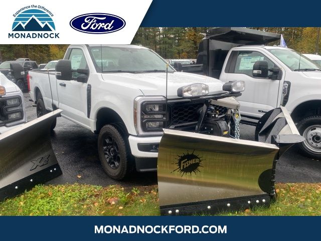 2026 Ford F-350 Super Duty XL's photo