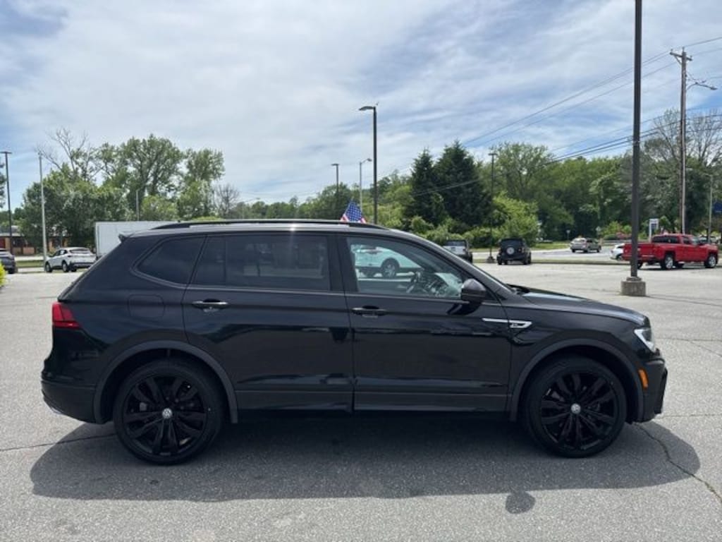 Used 2021 Volkswagen Tiguan 2.0T SE R-Line Black SUV