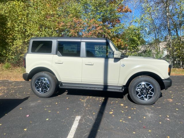 2025 Ford Bronco 4-Door Outer Banks - Photo 2