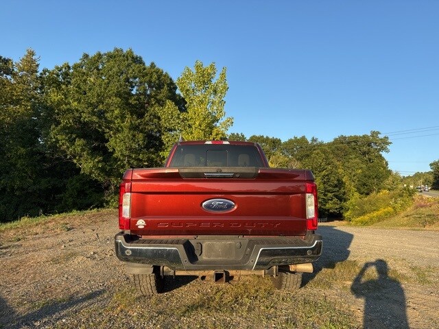 2017 Ford F-350 Lariat photo 3