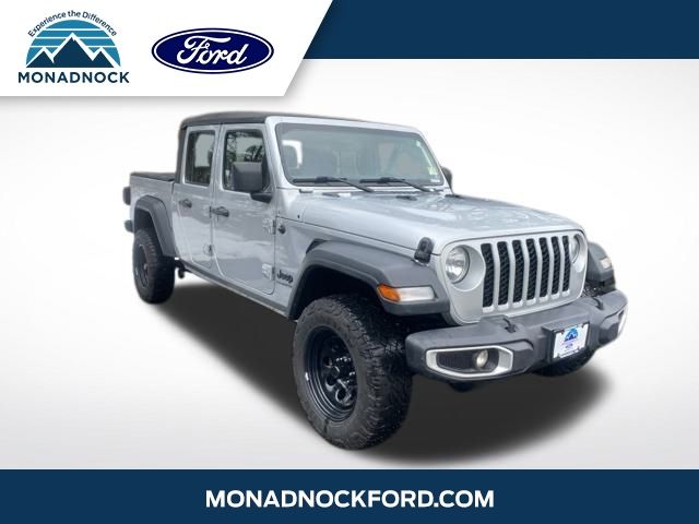 2023 Jeep Gladiator Sport's photo