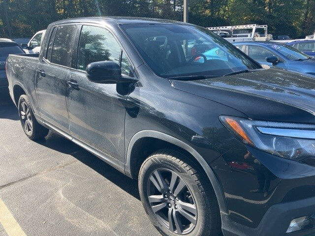 2019 Honda Ridgeline Sport photo 3
