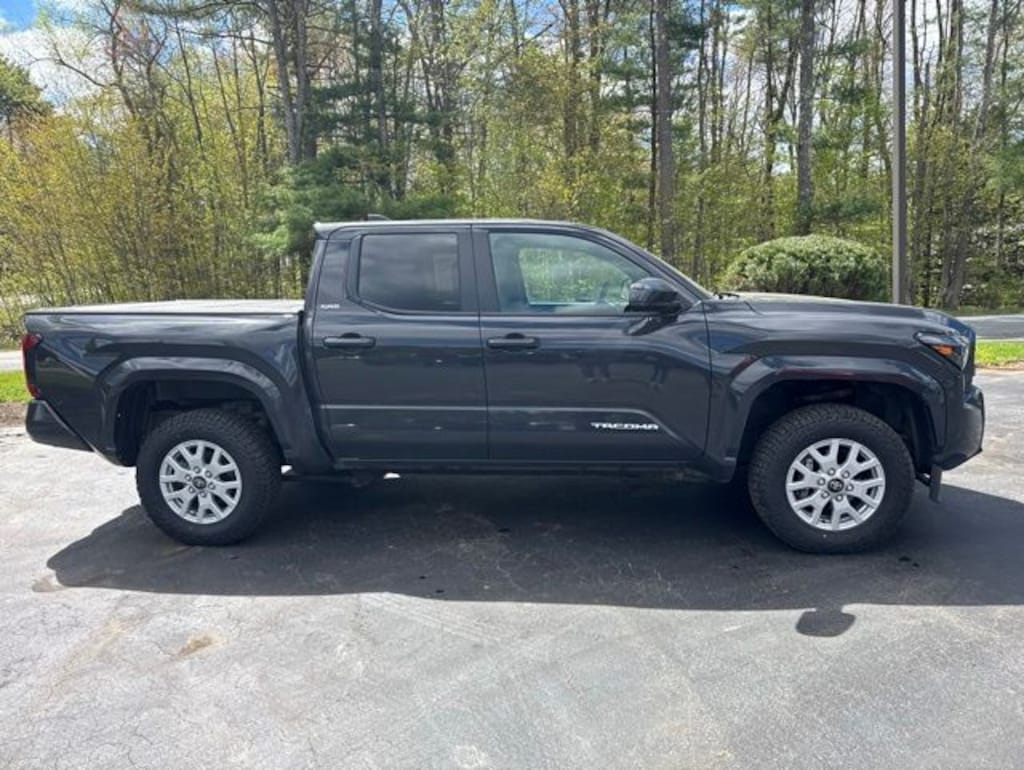 Used 2025 Toyota Tacoma SR5 Truck Double Cab