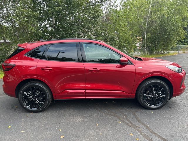 2025 Ford Escape Hybrid ST-Line Elite photo 3
