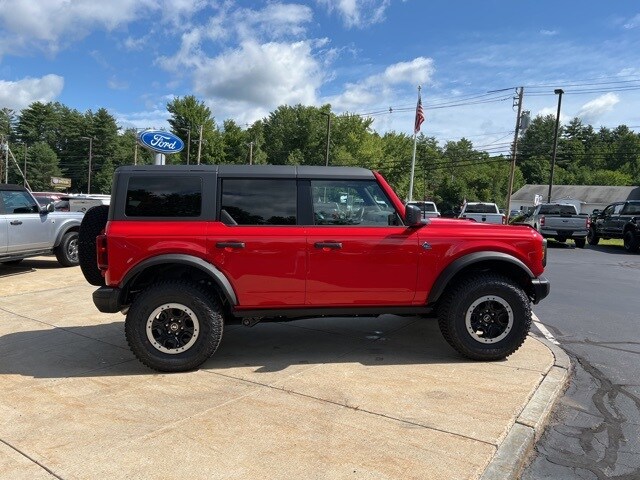 2024 Ford Bronco Black Diamond photo 2