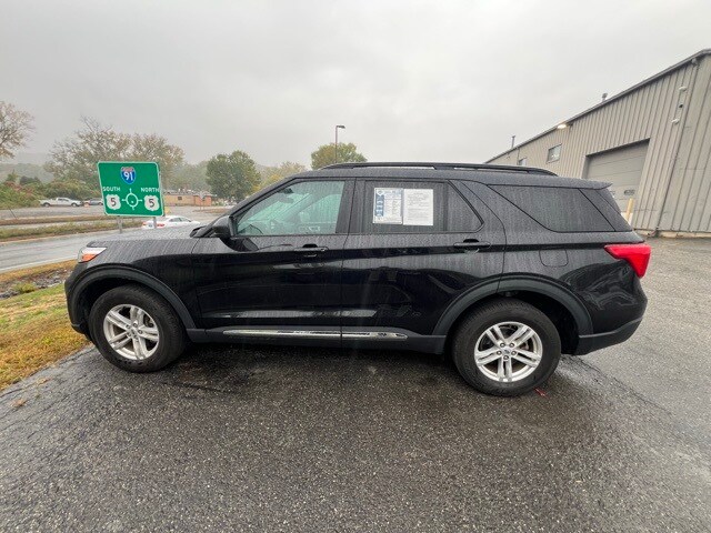 2023 Ford Explorer XLT photo 2
