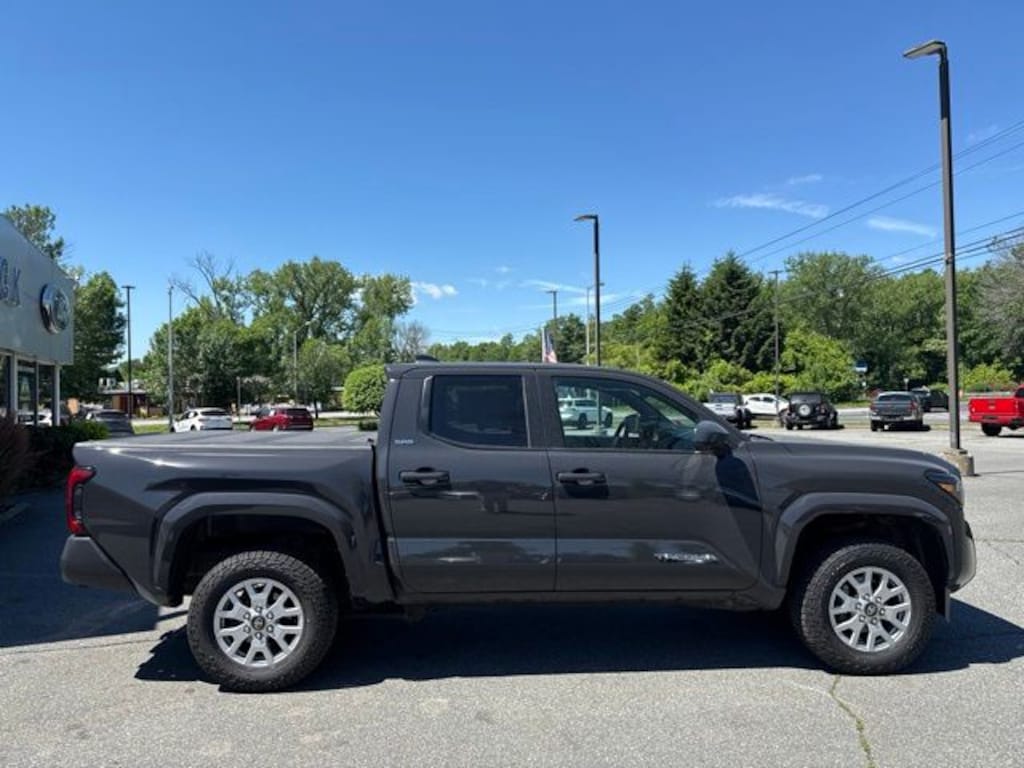 Used 2025 Toyota Tacoma SR5 Truck Double Cab