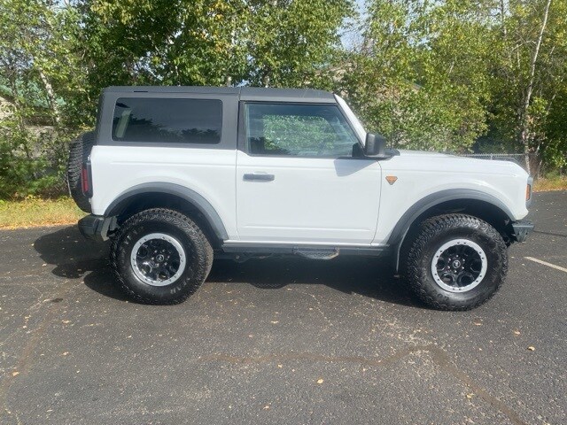 2023 Ford Bronco Badlands photo 2