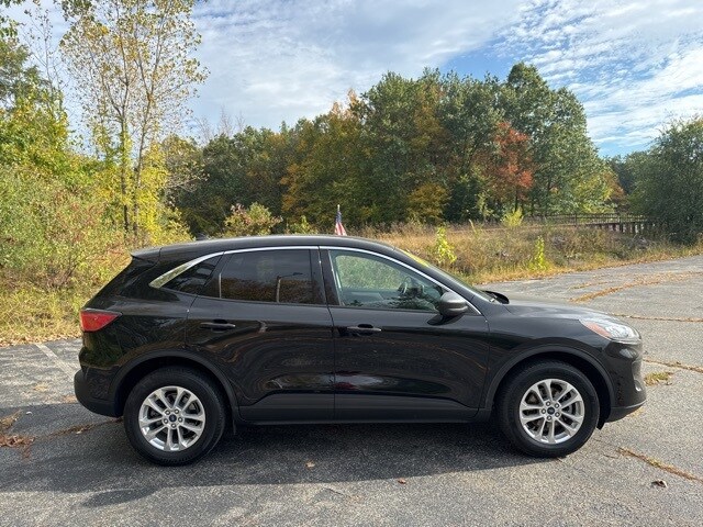 2022 Ford Escape SE photo 2