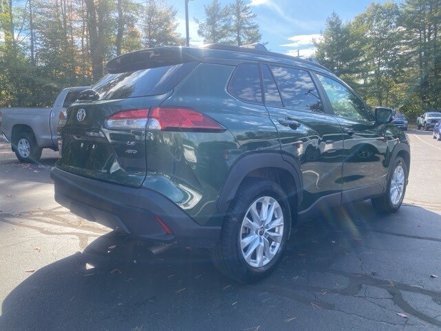 2022 Toyota Corolla Cross LE photo 3