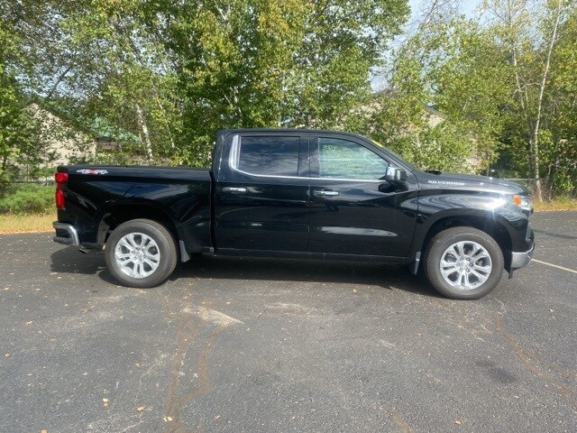 2024 Chevrolet Silverado 1500 LTZ photo 2