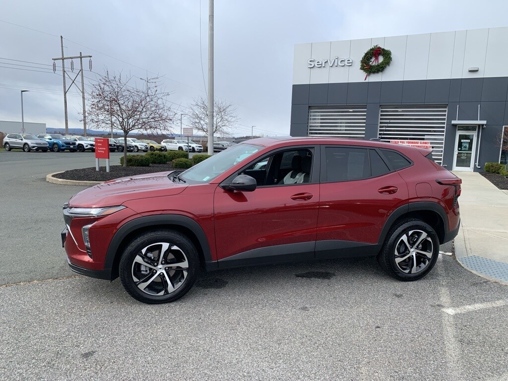Used 2025 Chevrolet Trax 1RS SUV
