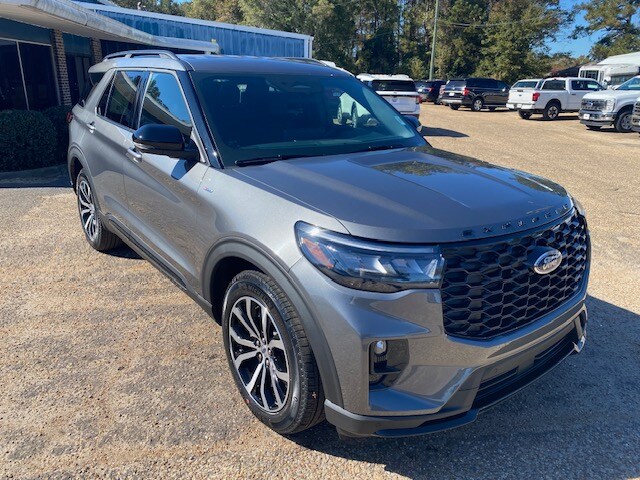 2026 Ford Explorer ST-Line photo 3