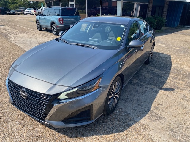 Used 2023 Nissan Altima SV with VIN 1N4BL4DV2PN386503 for sale in Abbeville, AL
