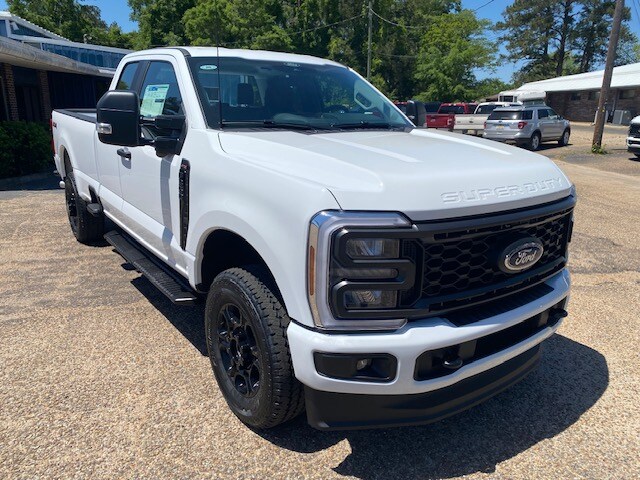 2025 Ford F-350 XL photo 4