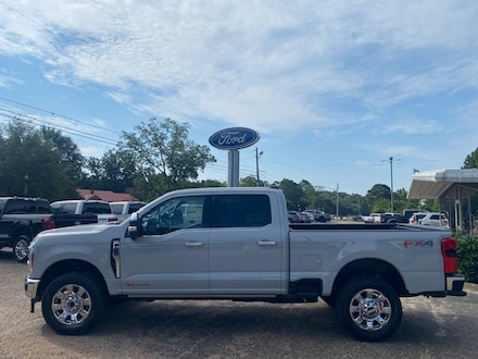 2025 Ford F-250 Lariat TRUCK