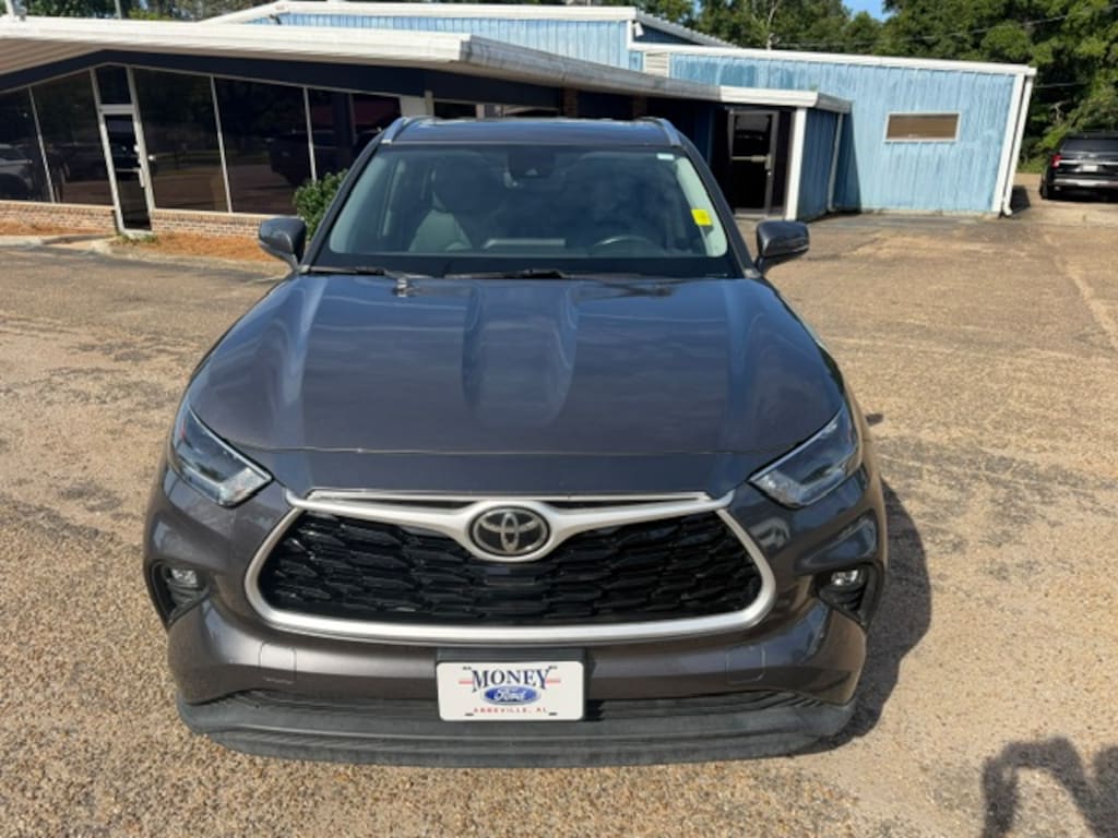 Used 2021 Toyota Highlander XLE SUV