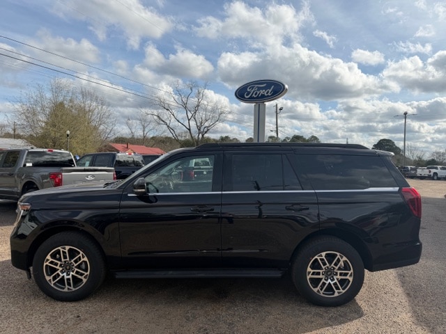 2025 Ford Expedition Active's photo