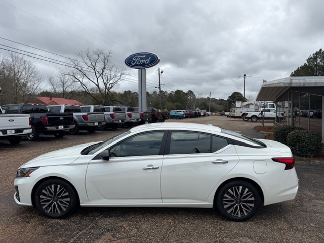 2024 Nissan Altima SV