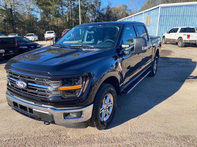 2025 Ford F-150 XLT photo 2