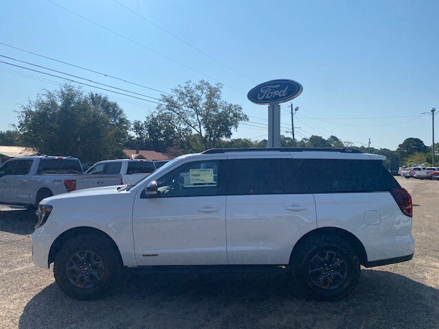 2025 Ford Expedition Tremor's photo