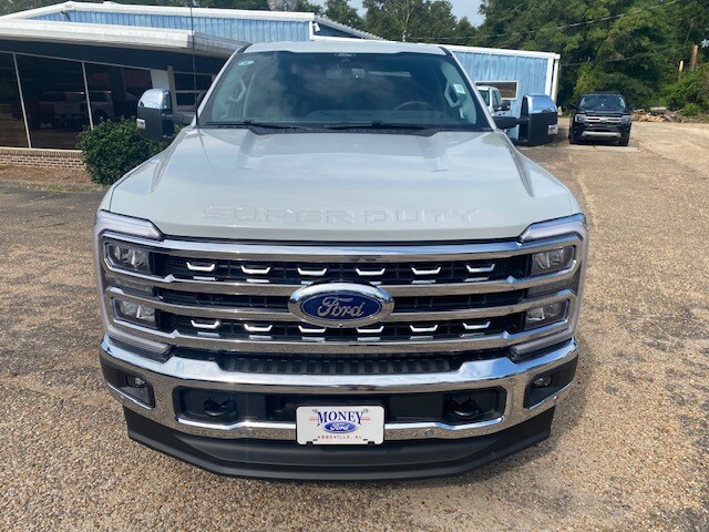 2025 Ford F-250 Lariat photo 3