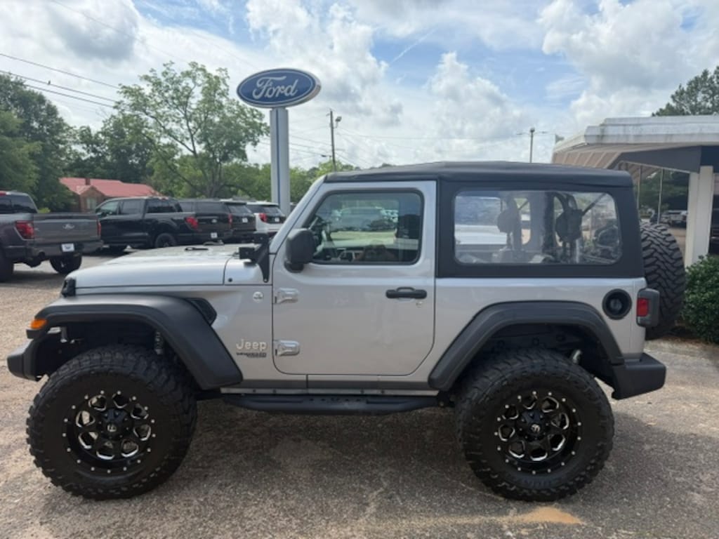 Used 2020 Jeep Wrangler Sport SUV