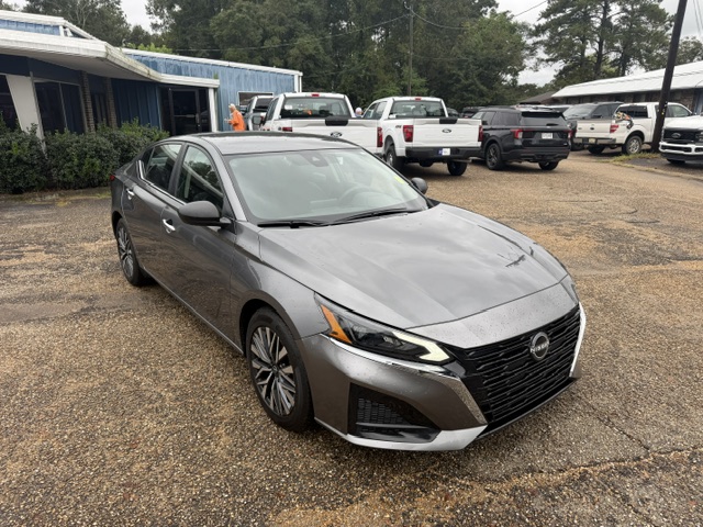 Used 2025 Nissan Altima 2.5 SV Sedan