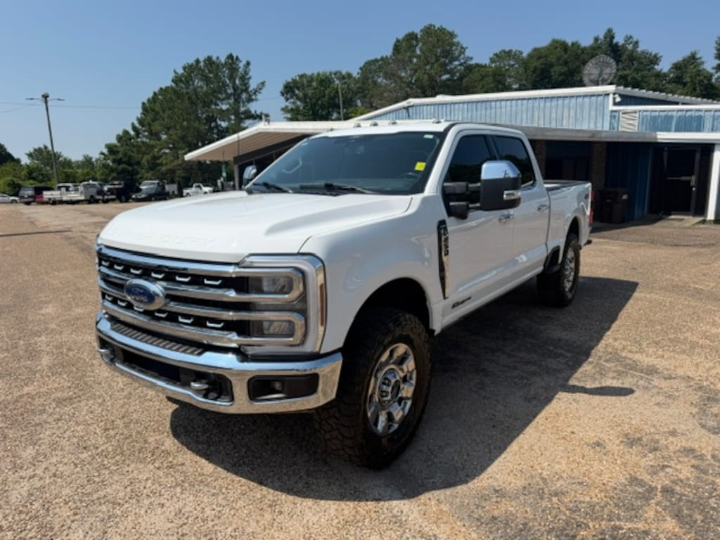 Used 2024 Ford F-250SD Lariat Truck