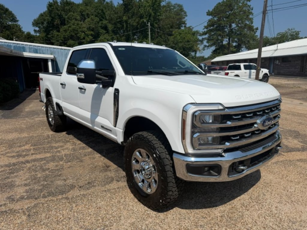 Used 2024 Ford F-250SD Lariat Truck