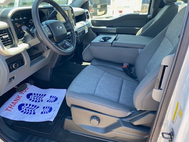 2025 Ford F-350 Super Duty XL - Photo 9