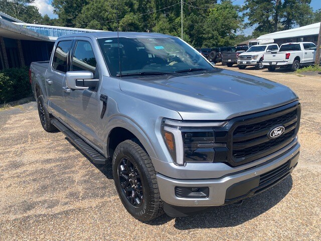 2025 Ford F-150 Lariat photo 3