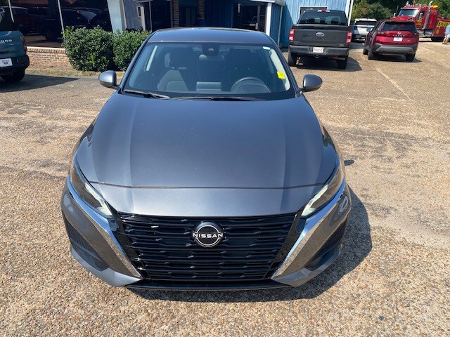 2023 Nissan Altima 2.5 SV photo 2