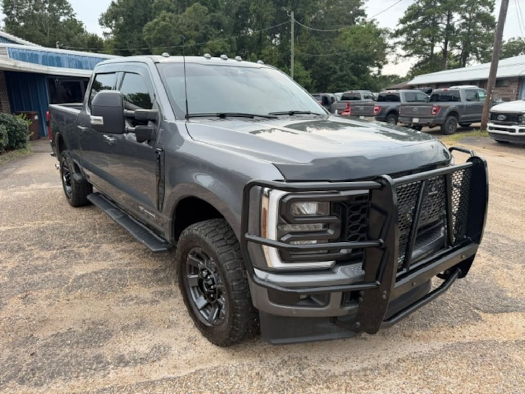 Used 2024 Ford F-250SD Lariat Truck