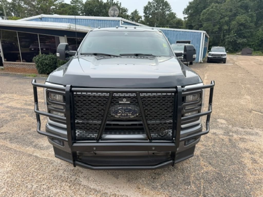 Used 2024 Ford F-250SD Lariat Truck