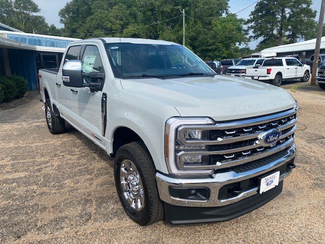 2025 Ford F-250 Lariat photo 4