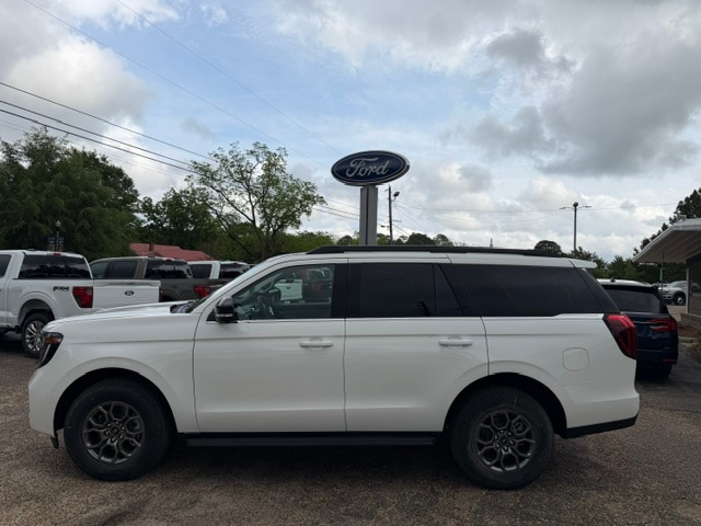 2026 Ford Expedition Active's photo