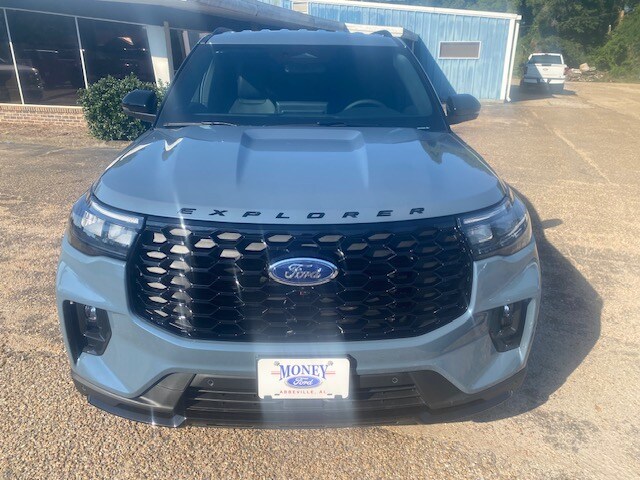 2025 Ford Explorer ST-Line photo 2