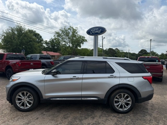 2020 Ford Explorer Limited RWD's photo