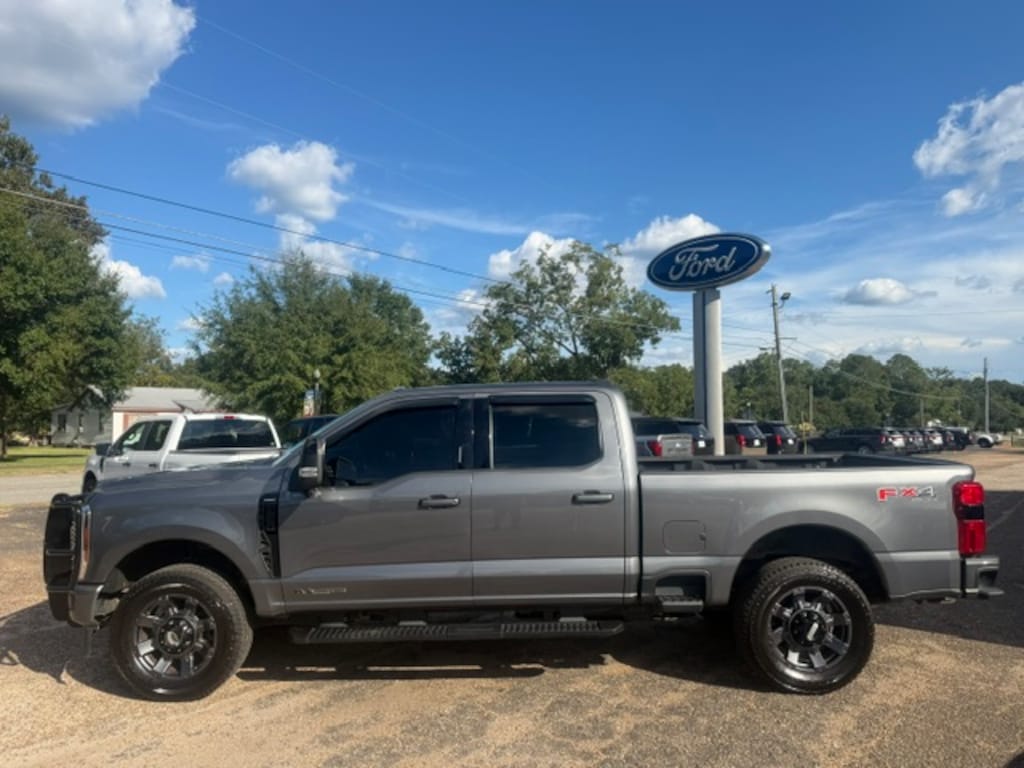 Used 2024 Ford F-250SD Lariat Truck