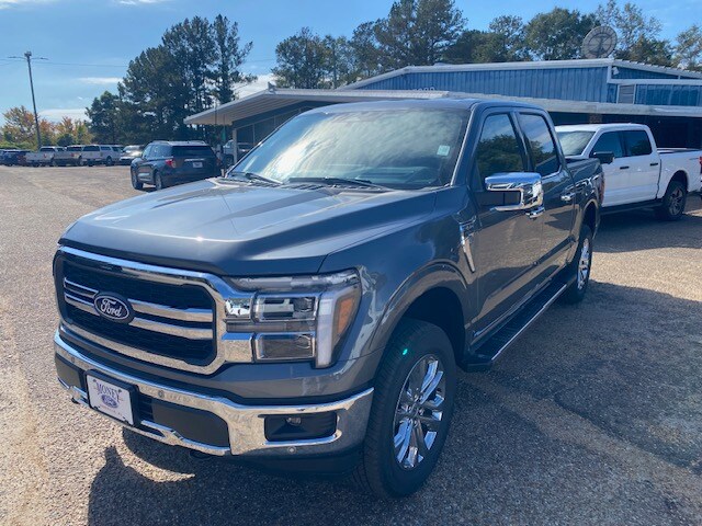 2025 Ford F-150 Lariat photo 2