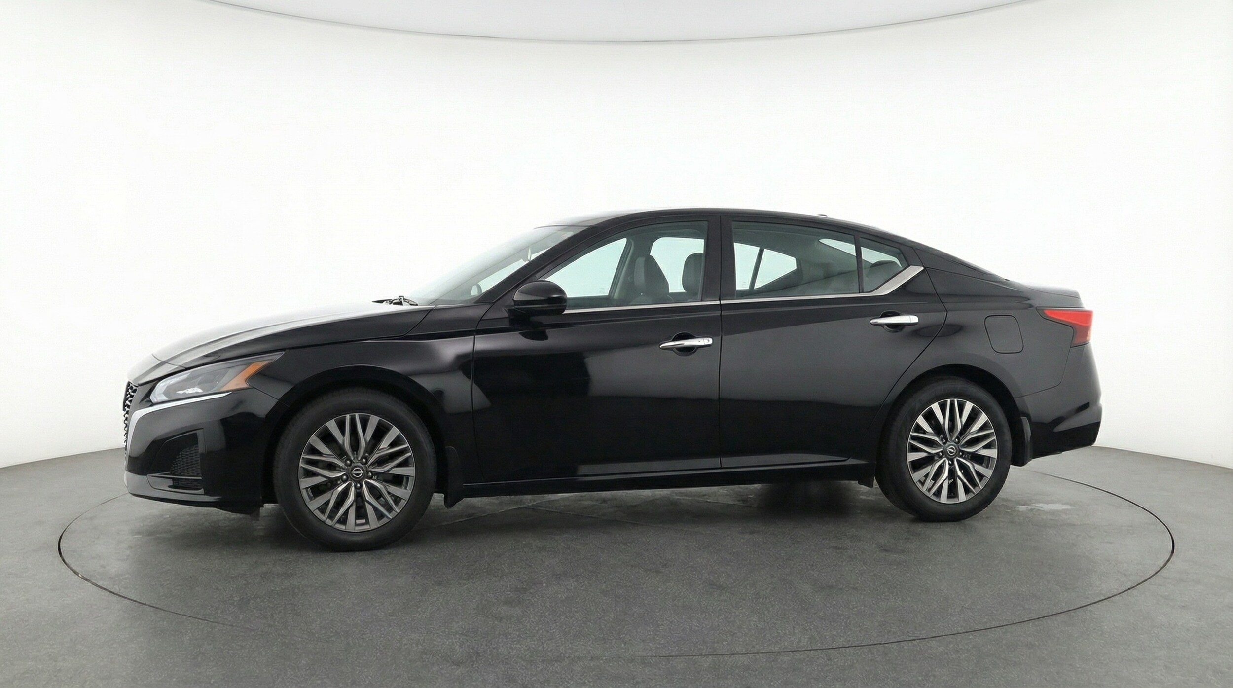 Thumbnail: 2025 Nissan Altima - 4