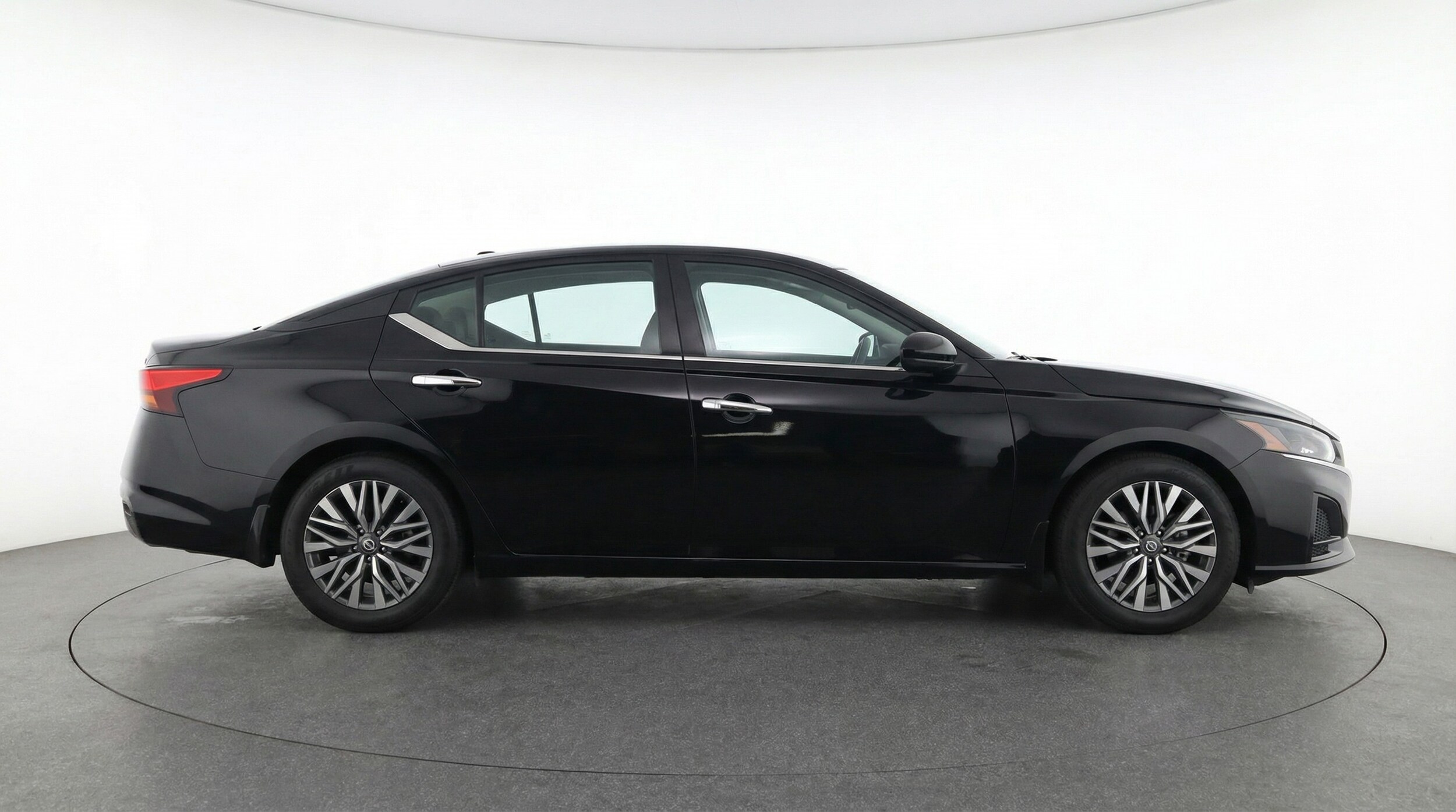 Thumbnail: 2025 Nissan Altima - 8